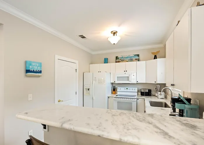 Apartment Beachcomber Bliss 38c By Pkrm Pensacola